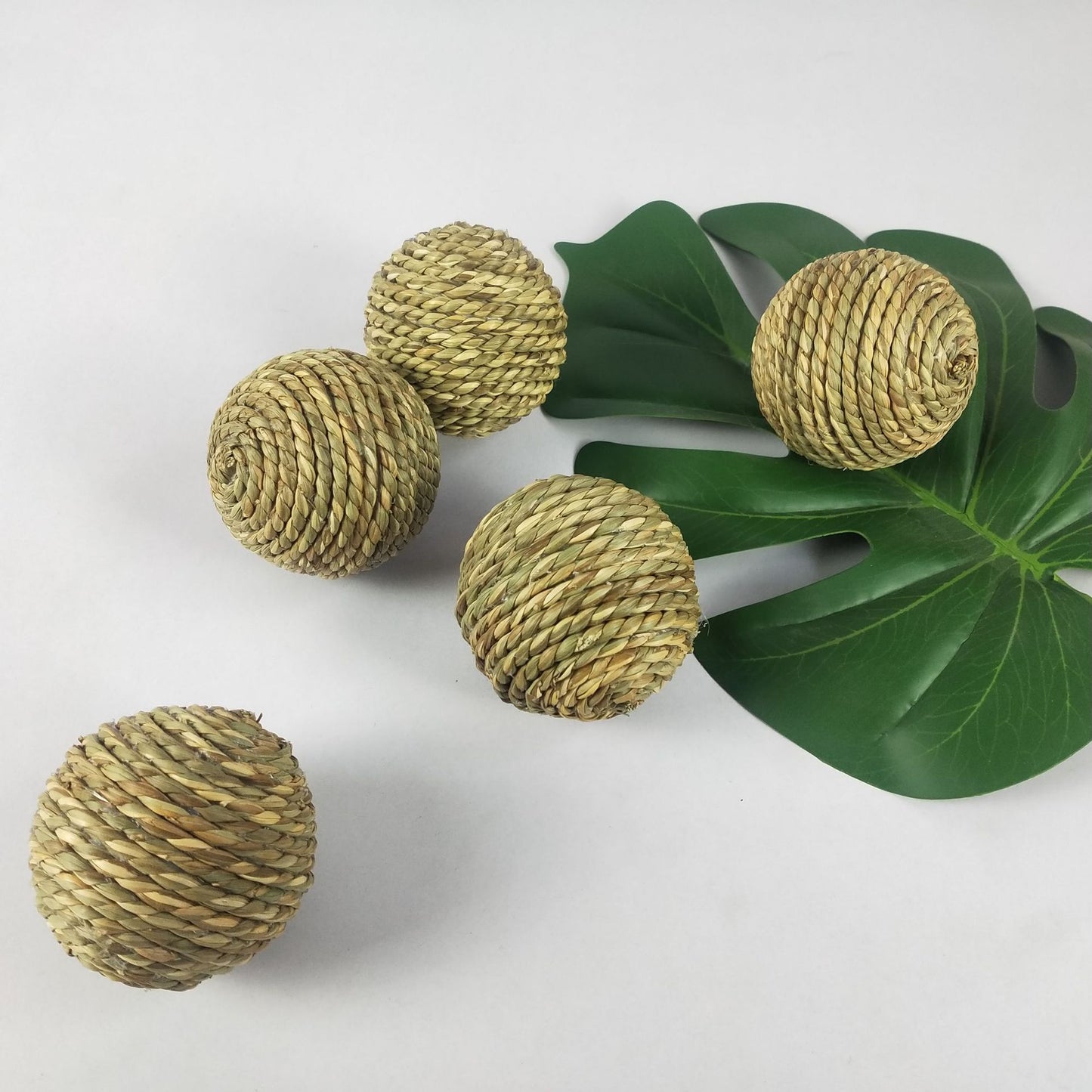 Hamster Rabbit Parrot Pet Scratching Straw Ball