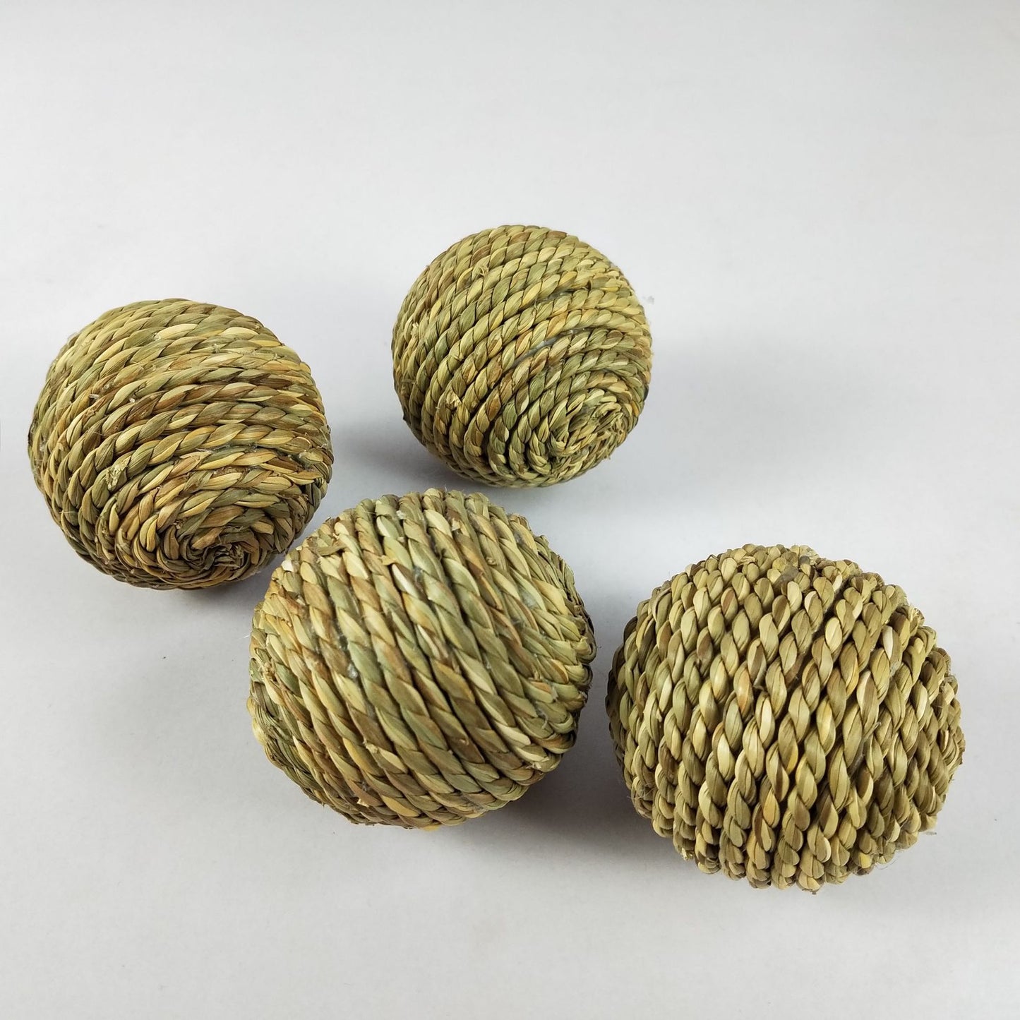 Hamster Rabbit Parrot Pet Scratching Straw Ball